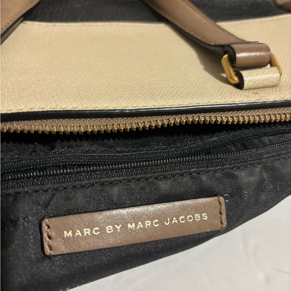 Marc by Marc Jacob’s Elegant Black and Cream  satchel Handbag - Picture 11 of 12